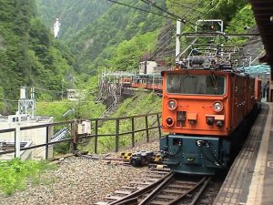 黒部峡谷鉄道